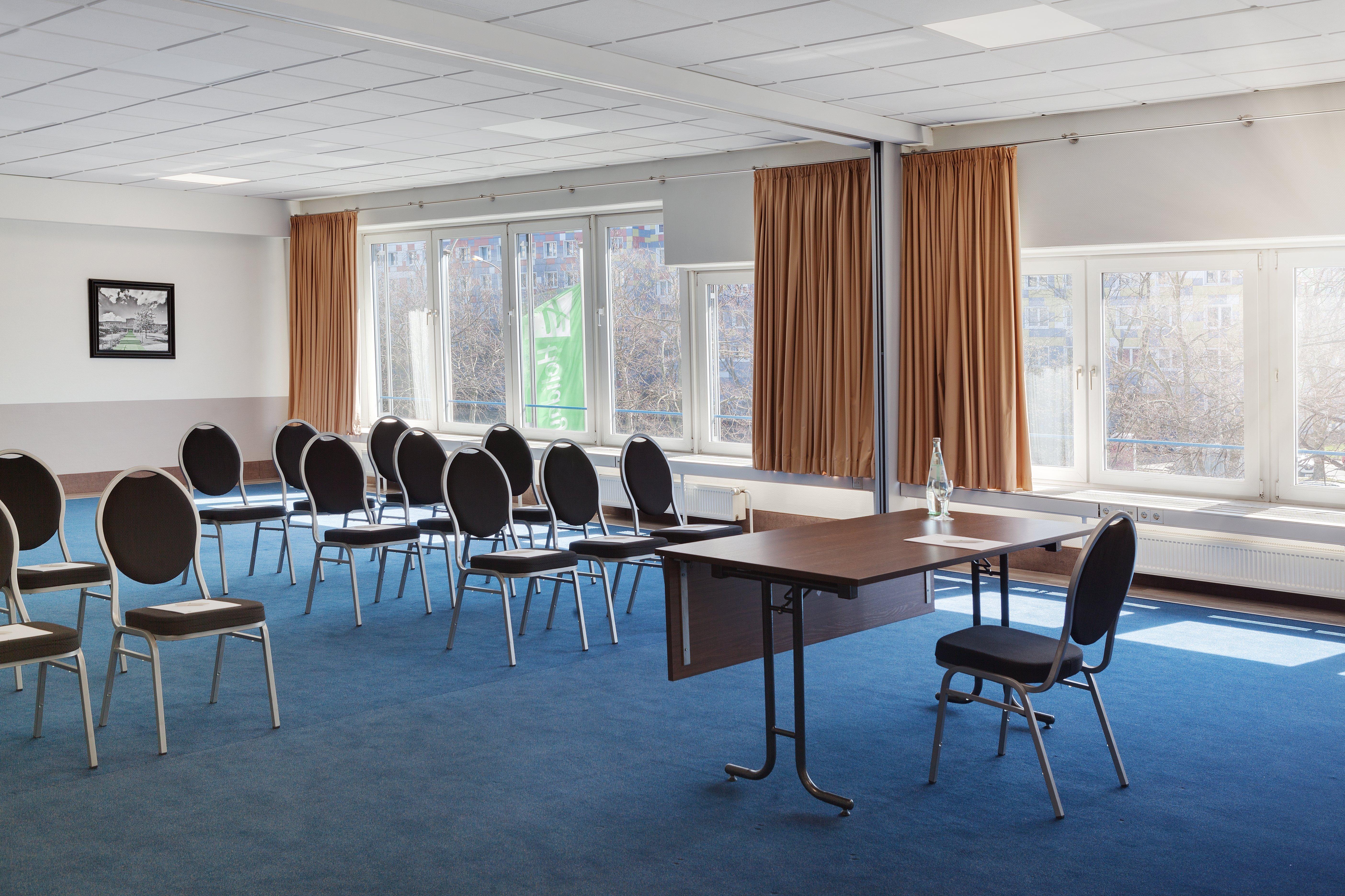 Holiday Inn Berlin City-East Landsberger Allee, An Ihg Hotel Obchodní fotografie